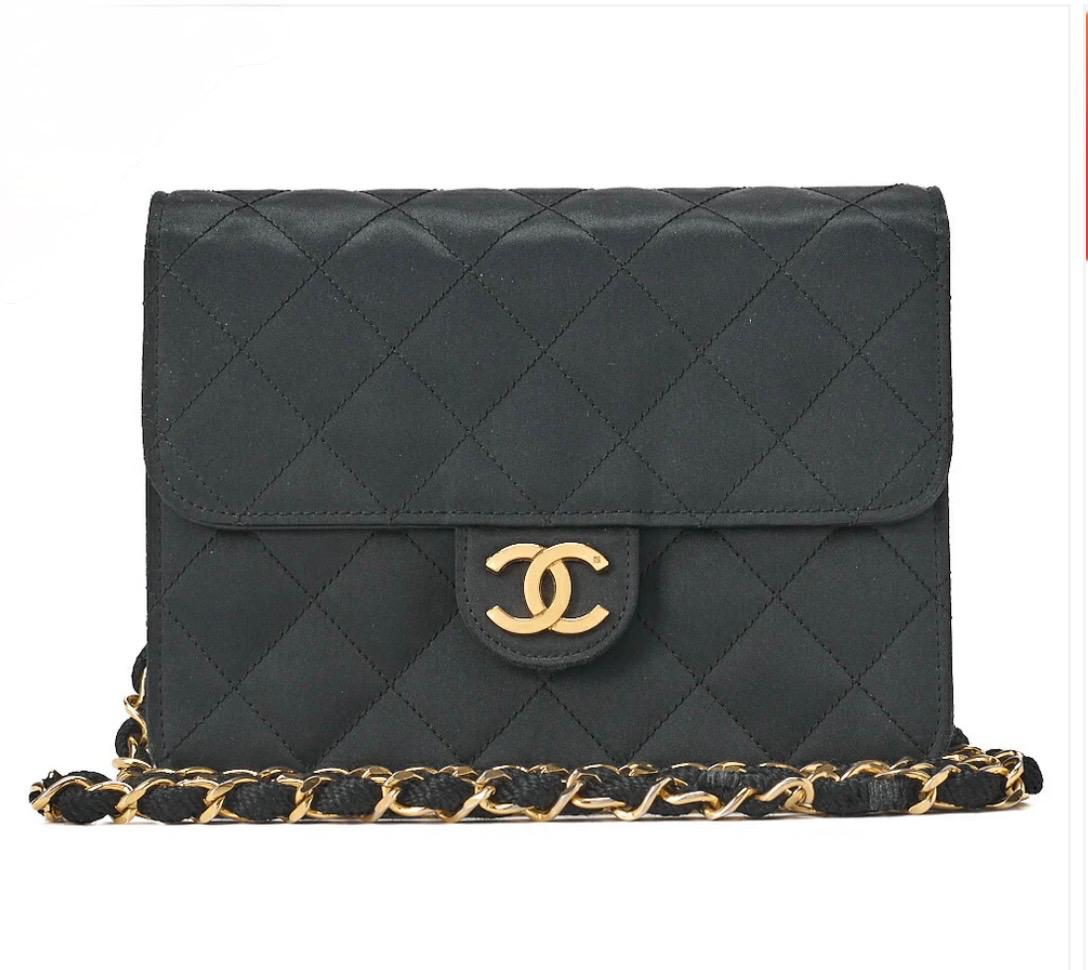Sac CHANEL Mini Matelassé noir satin avec chaîne dorée – sac de luxe seconde main authentifié