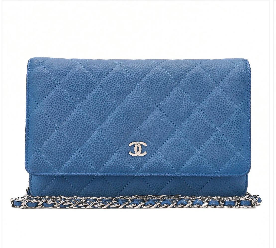 Sac Chanel Wallet On Chain bleu cuir matelassé – seconde main authentique