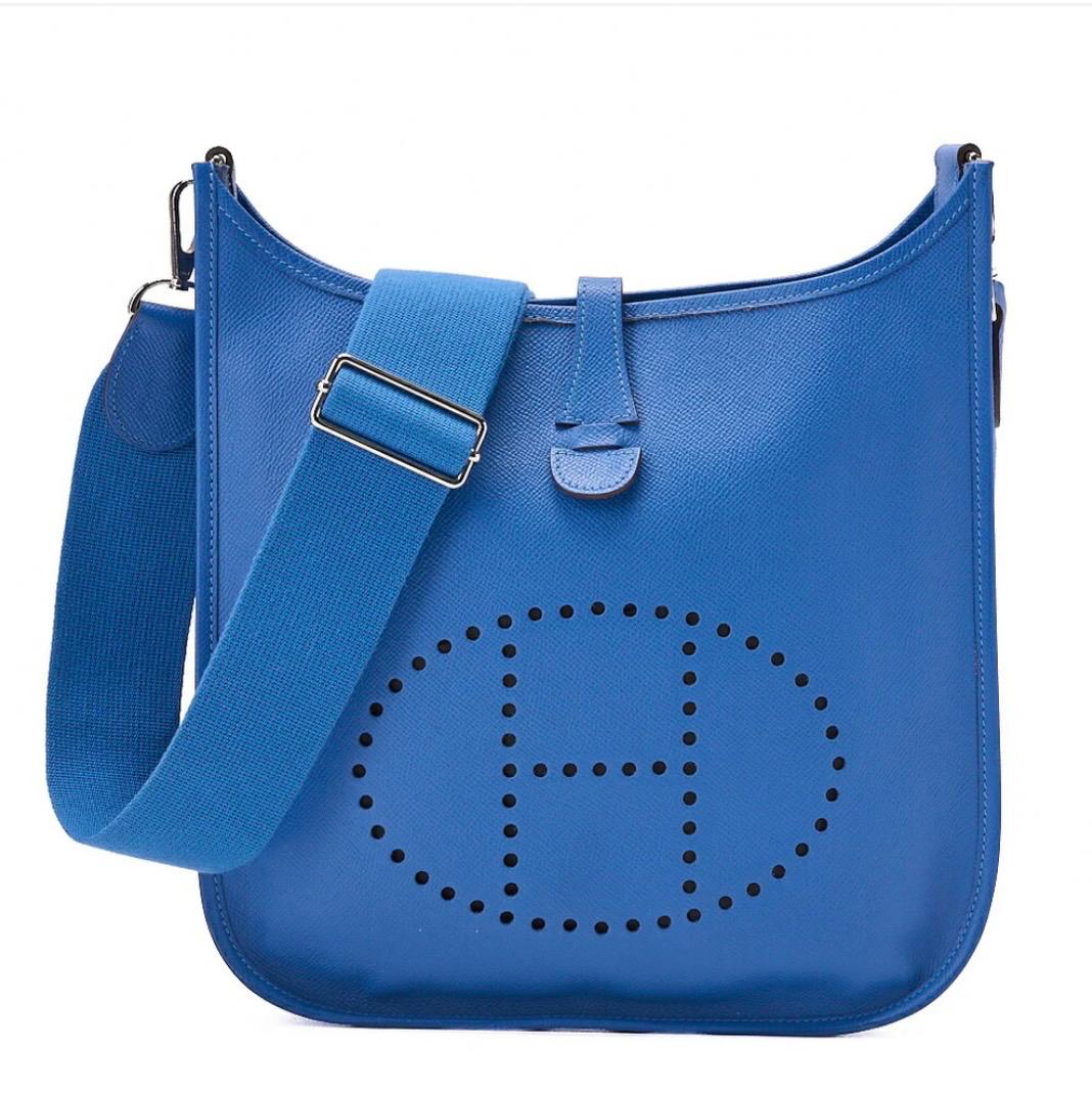 Sac Hermès Evelyne bleu cuir perforé H – seconde main authentique
